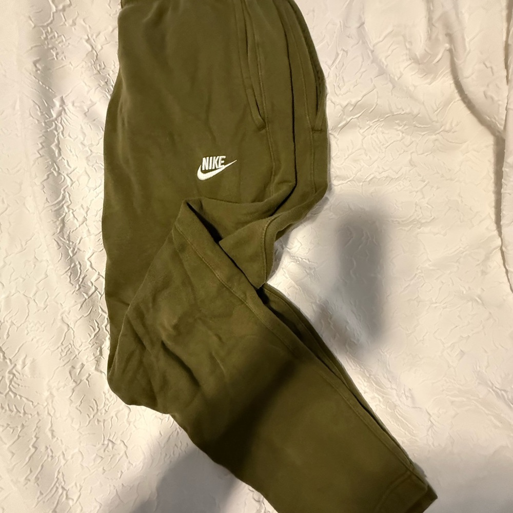 Nike men’s Green Joggers